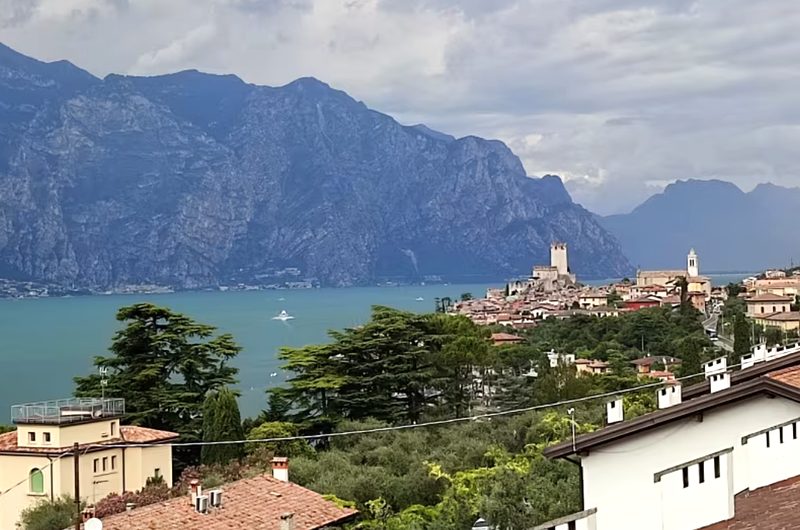 Vista panoramica sul Lago di Garda dalla terrazza