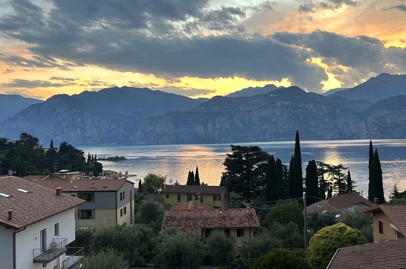 Tramonto sul Lago di Garda dalla terrazza